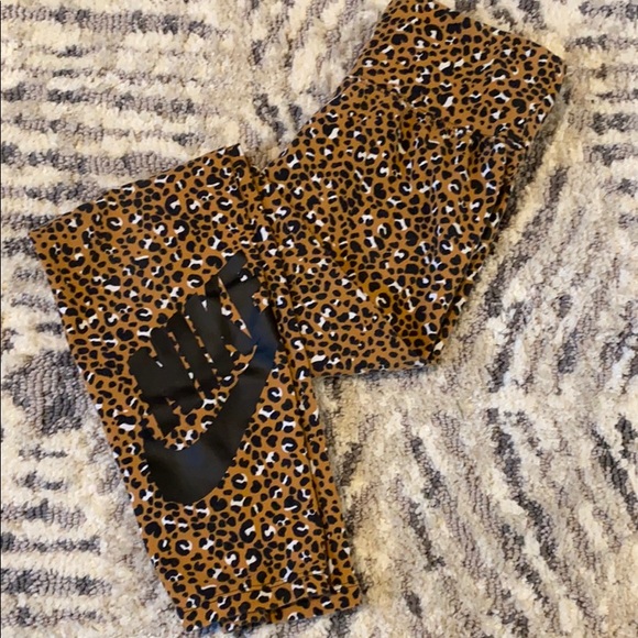Nike Pants - Animal print Nike leggings